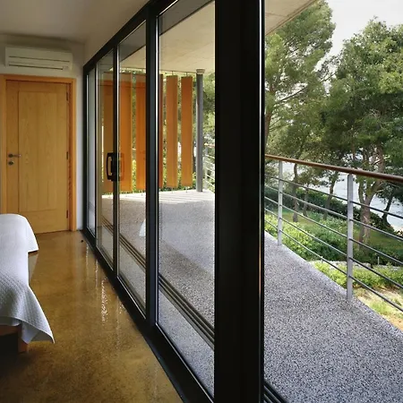 Inside/outside スラティネ