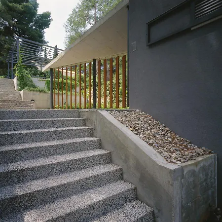 Inside/outside * Slatine